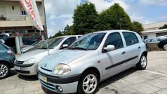 Cinzento Usado 2001 Renault Clio II | € 2.499 (Preço justo)