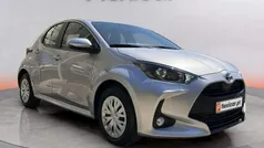 Cinza Usado 2023 Toyota Yaris Hybrid Comfort | € 23.990 (Preço justo)