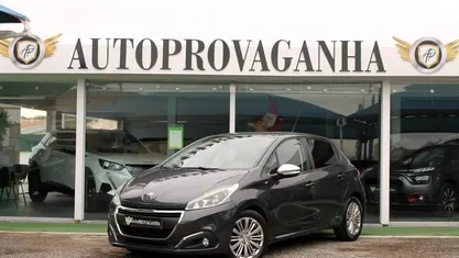 Usado 2016 Peugeot 208 Style Citadino | € 9.900 (Preço justo)
