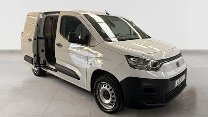 Usado Fiat Doblò 102 HP (75 kW) 2023 Branco Monovolume