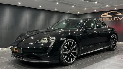 Preto Usado 2022 Porsche Taycan Coupé | € 63.900 (Bom preço)