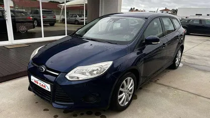 Usado Ford Focus 105 HP (77 kW) 2013 Azul