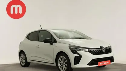 Branco Usado 2024 Renault Clio V Evolution | € 17.499 (Preço justo)