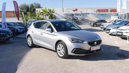 Cinzento Usado 2022 Seat Leon Citadino | € 17.950 (Preço justo)