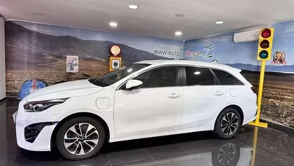 Usado Kia Ceed Sportswagon 141 HP (103 kW) 2023 Branco Carrinha