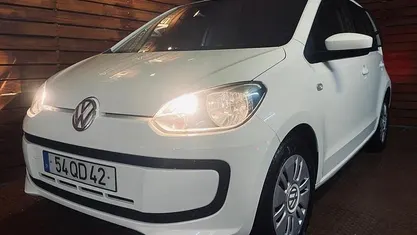 Branco Usado 2015 VW up! Citadino | € 6.990 (Preço justo)