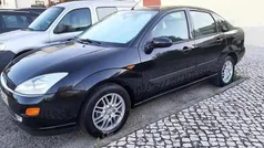 Preto Usado 2000 Ford Focus Sedan | € 2.000 (Preço justo)