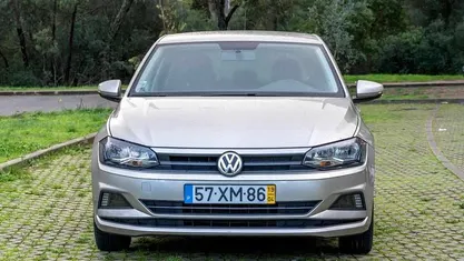 Cinzento Usado 2019 VW Polo Citadino | € 14.000 (Bom preço)