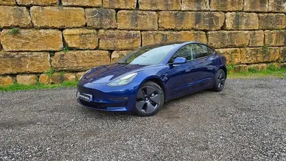 Azul Usado 2022 Tesla Model 3 Sedan | € 32.950 (Preço justo)