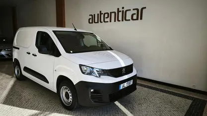 Usado 2021 Peugeot Partner Premium Monovolume | € 14.900 (Preço justo)