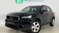Preto Usado 2022 Volvo XC40 Momentum SUV | € 29.980 (Bom preço)