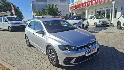 Usado VW Polo Life 95 HP (69 kW) 2021 Cinza Citadino