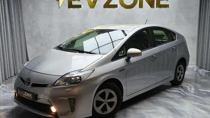 Usado Toyota Prius Luxury 122 HP (89 kW) 2013