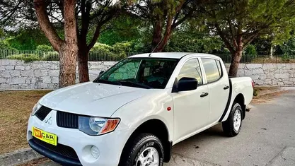 Branco Usado 2007 Mitsubishi L200 Pickup | € 17.500 (Preço justo)