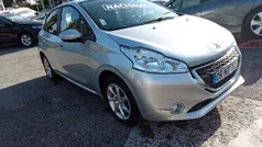 Cinza Usado 2013 Peugeot 208 Active Citadino | € 7.900 (Preço justo)