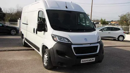 Usado Peugeot Boxer 140 HP (102 kW) 2022 Branco Van