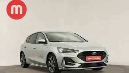Cinzento Usado 2025 Ford Focus | € 23.500 (Preço justo)