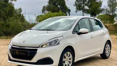 Branco Usado 2018 Peugeot 208 Signature Sky Citadino | € 11.900 (Preço justo)
