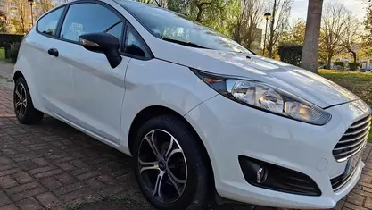Usado 2015 Ford Fiesta Citadino | € 5.480 (Bom preço)