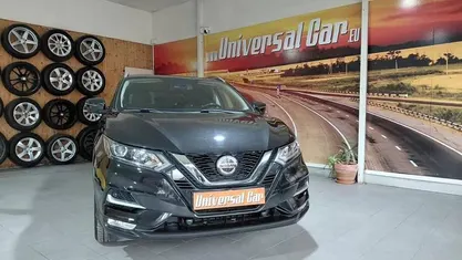 Usado Nissan Qashqai Premium Edition 115 HP (84 kW) 2018 Preto SUV