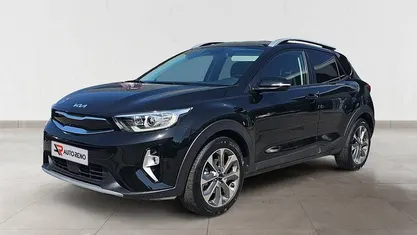 Usado Kia Stonic 100 HP (73 kW) 2024 Preto SUV