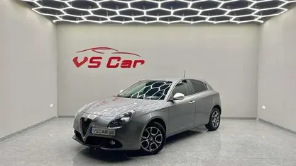 Usado Alfa Romeo Giulietta 120 HP (88 kW) 2017 Cinzento Citadino
