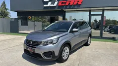 Cinza Usado 2019 Peugeot 5008 Active Monovolume | € 18.850 (Preço justo)