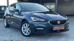 Cinza Usado 2021 Seat Leon Style | € 15.990 (Preço justo)