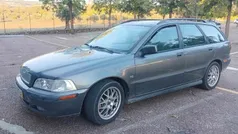 Cinzento Usado 2002 Volvo V40 Carrinha | € 1.800