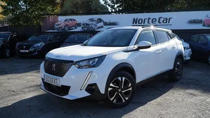 Branco Usado 2021 Peugeot 2008 Allure SUV | € 14.800 (Bom preço)