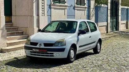 Usado Renault Clio II 64 HP (47 kW) 2005 Branco Citadino