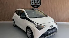Branco Usado 2019 Toyota Aygo X-play Citadino | € 15.490 (Preço justo)