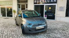 Cinzento Usado 2022 Fiat 500e Icon | € 17.400 (Preço justo)