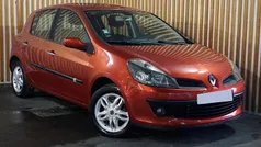 Vermelho Usado 2006 Renault Clio II Citadino | € 2.250 (Bom preço)