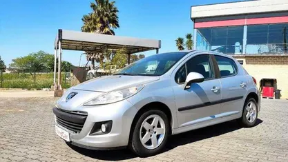 Cinzento Usado 2010 Peugeot 207 | € 6.950 (Preço justo)
