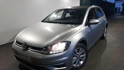 Cinzento Usado 2018 VW Golf VII | € 16.950 (Preço justo)