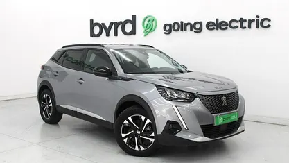 Usado Peugeot e-2008 Allure 100 kW (136 HP) 2022 SUV