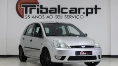 Cinzento Usado 2005 Ford Fiesta | € 3.900 (Preço justo)