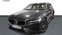 Cinzento Usado 2019 Volvo V60 Momentum Carrinha | € 27.980 (Preço justo)