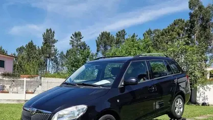 Preto Usado 2014 Skoda Fabia Active Citadino | € 7.990 (Bom preço)