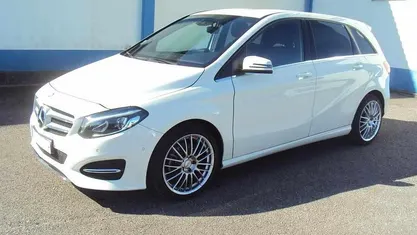 Branco Usado 2016 Mercedes B180 Monovolume | € 12.950 (Preço justo)