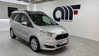 Cinzento Usado 2016 Ford Tourneo Courier Monovolume | € 10.899 (Preço justo)