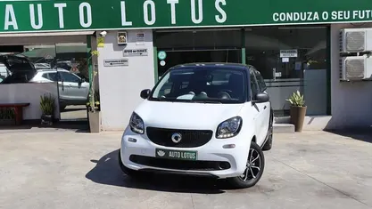 Branco Usado 2017 Smart ForFour Passion Citadino | € 9.970 (Preço justo)