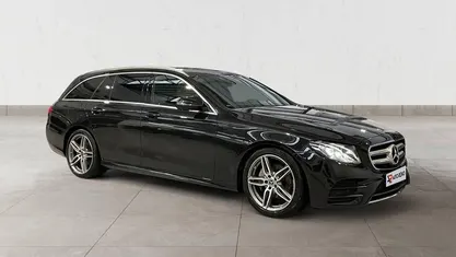 Usado Mercedes E300 245 HP (180 kW) 2018 Preto Sedan