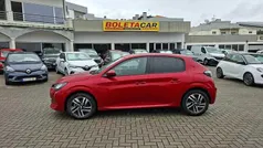 Vermelho Usado 2021 Peugeot 208 Allure Citadino | € 16.750 (Preço justo)