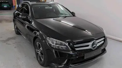 Usado Mercedes C180 122 HP (89 kW) 2020 Preto