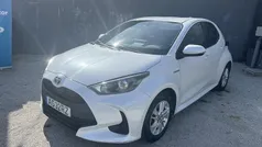 Branco Usado 2021 Toyota Yaris Hybrid Comfort | € 19.750 (Preço justo)