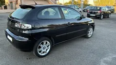 Preto Usado 2004 Seat Ibiza Reference Citadino | € 3.950 (Preço justo)