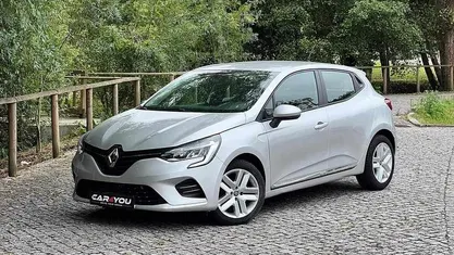 Cinzento (metalizado) Usado 2019 Renault Clio IV Intens Citadino | € 14.250 (Preço justo)