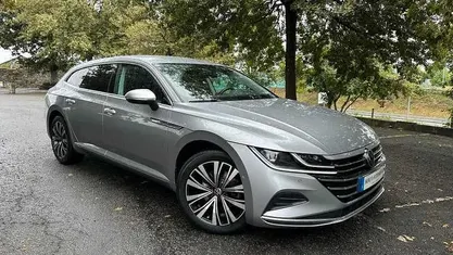 Usado VW Arteon Elegance 218 HP (160 kW) 2023 Cinzento Carrinha